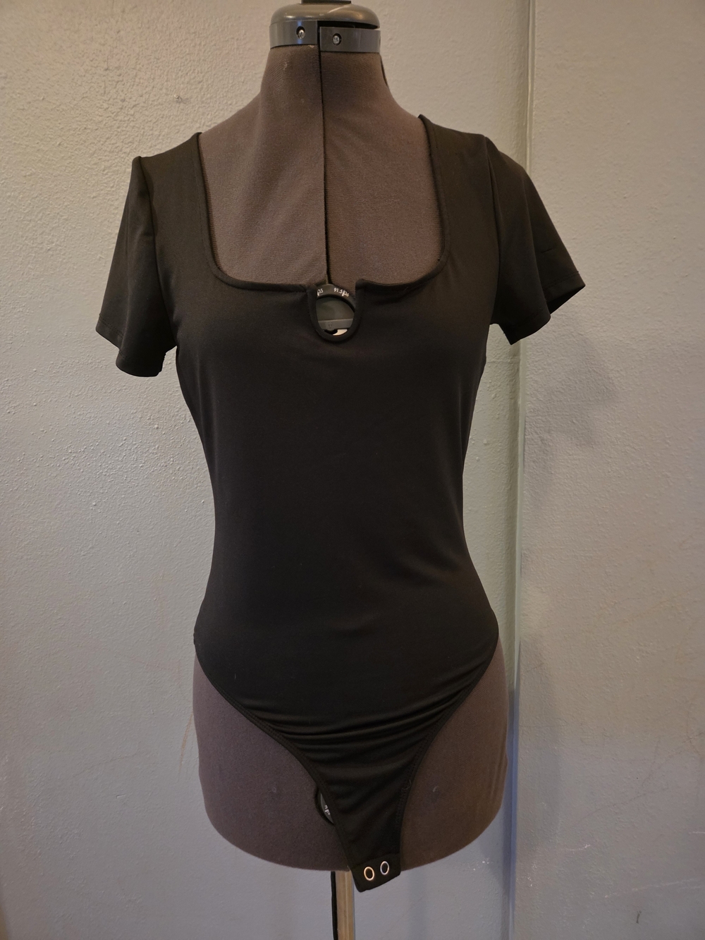 SO Black Short Sleeve Scoop-Neck Bodysuit with Ring Detail